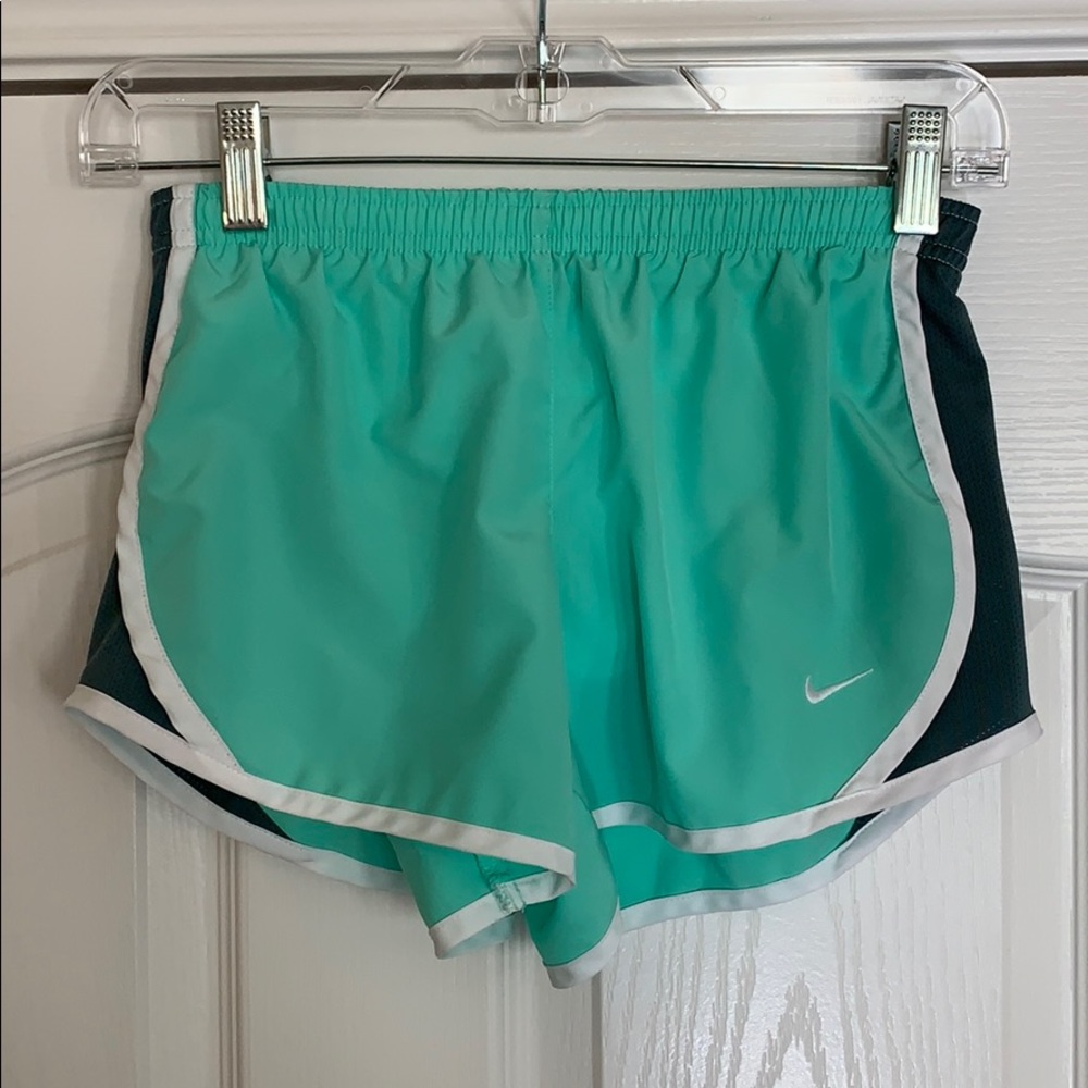 Nike Girls Medium lined Dri-Fit jogging shorts